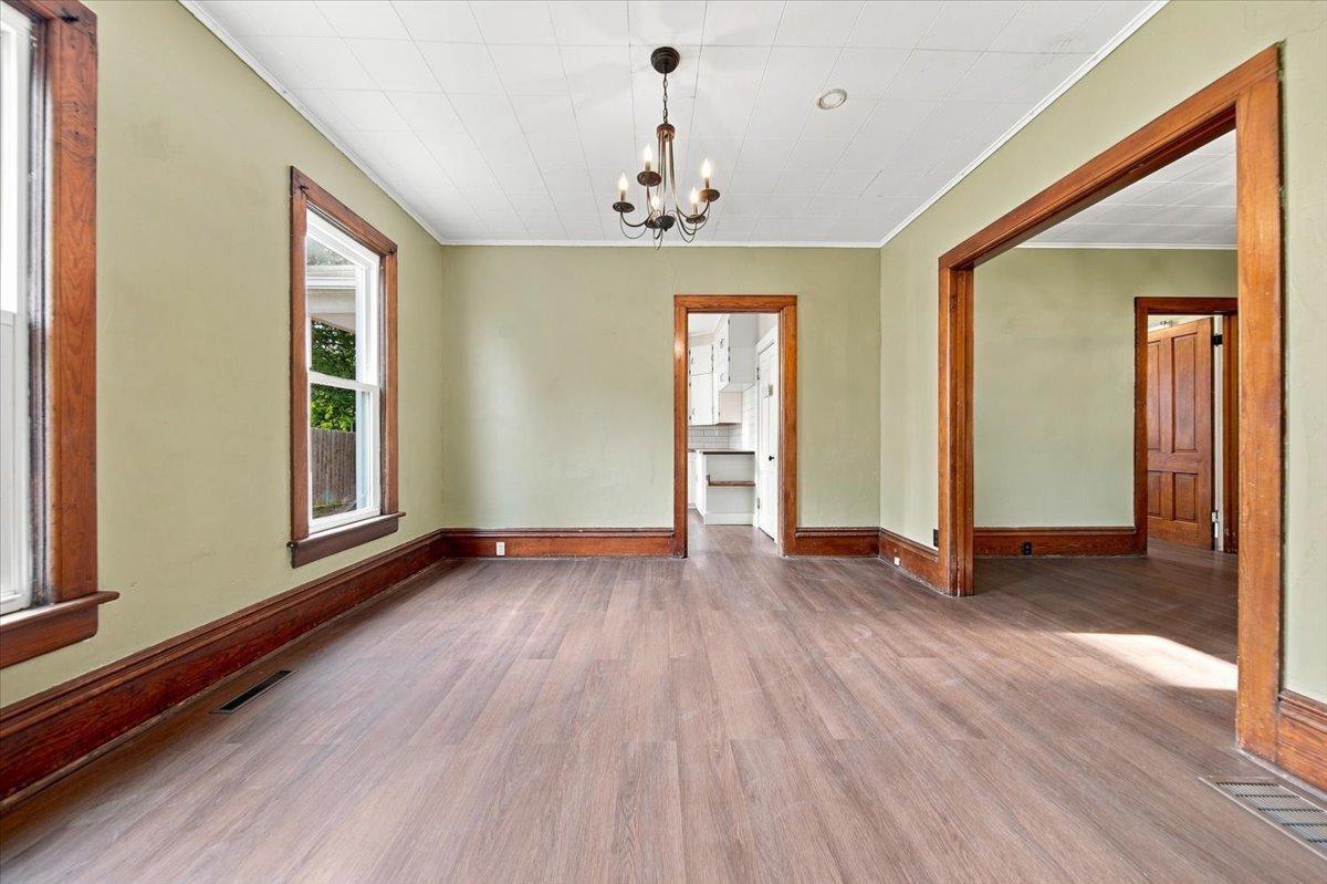 200 E North Street Property Photo 20