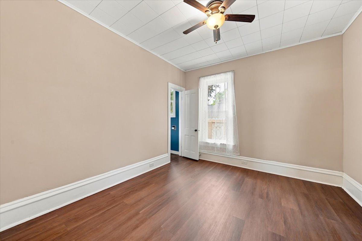 200 E North Street Property Photo 24