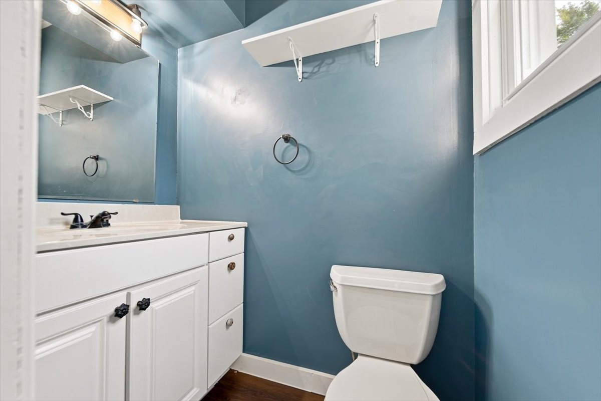200 E North Street Property Photo 25