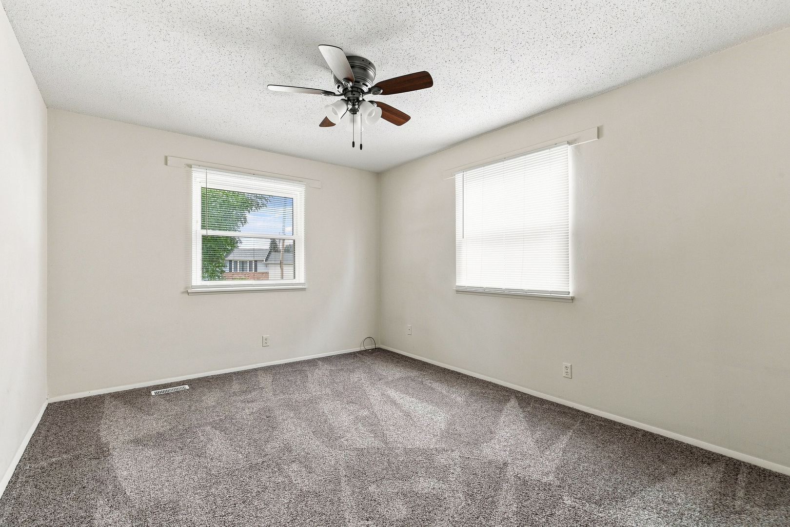 4085 Kings Court Property Photo 19