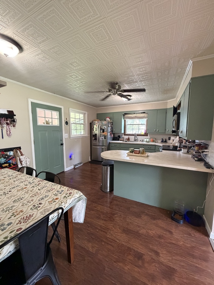 189 Blasdel Drive Property Photo 8