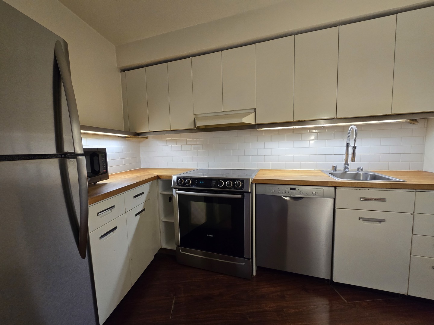 300 N State Street 3429 Property Photo 6
