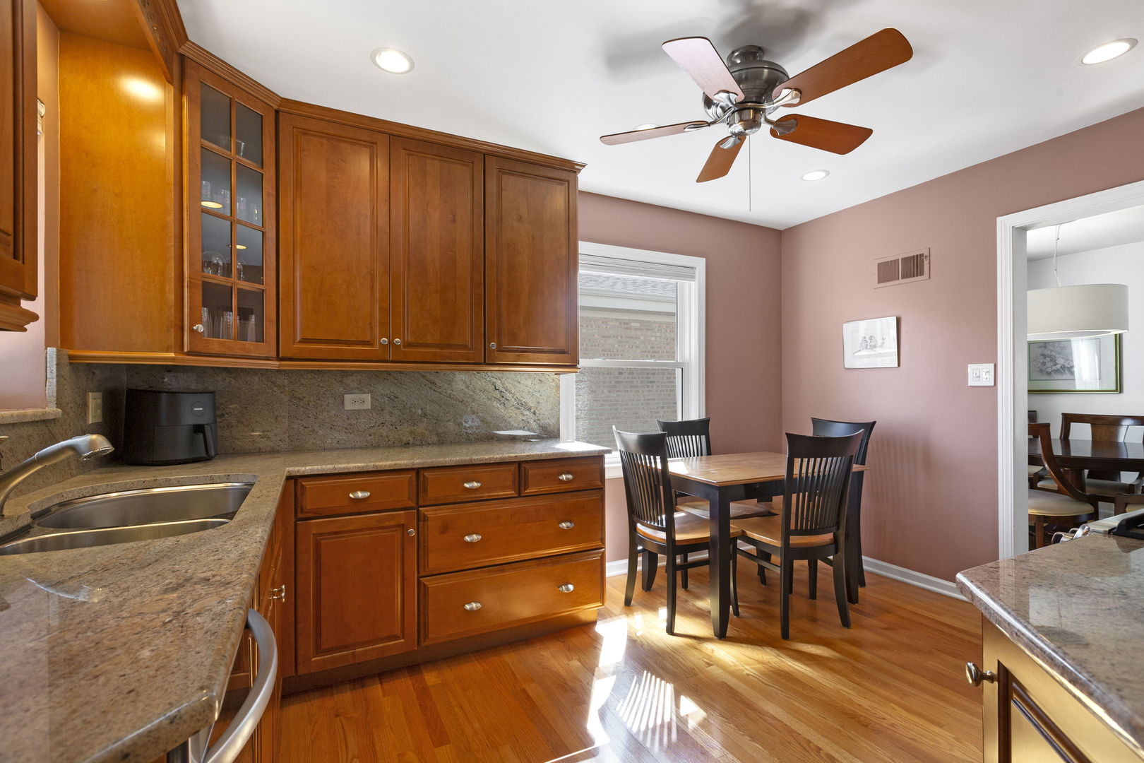 5312 Crain Street Property Photo 8