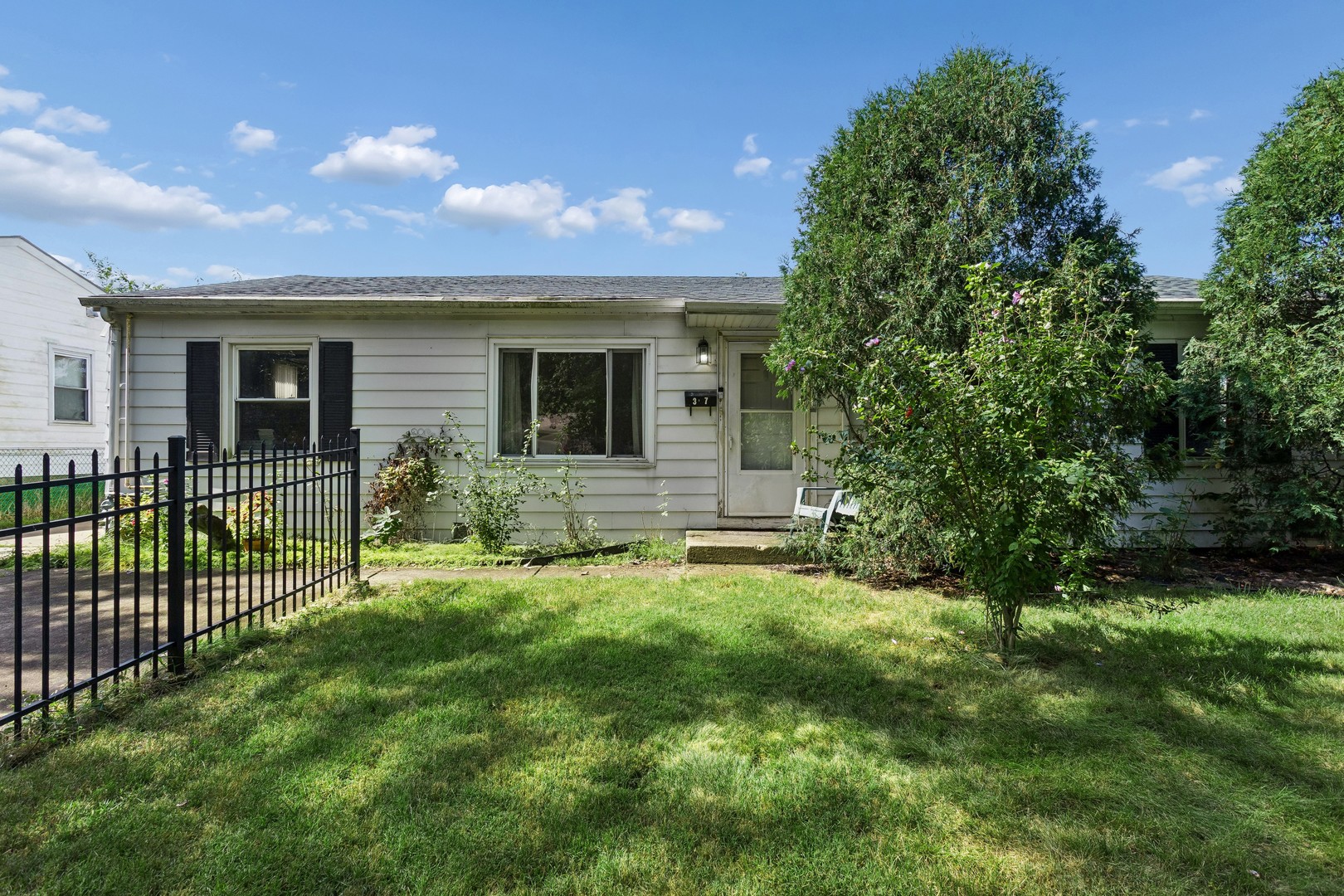 307 Edinburgh Drive Property Photo 1