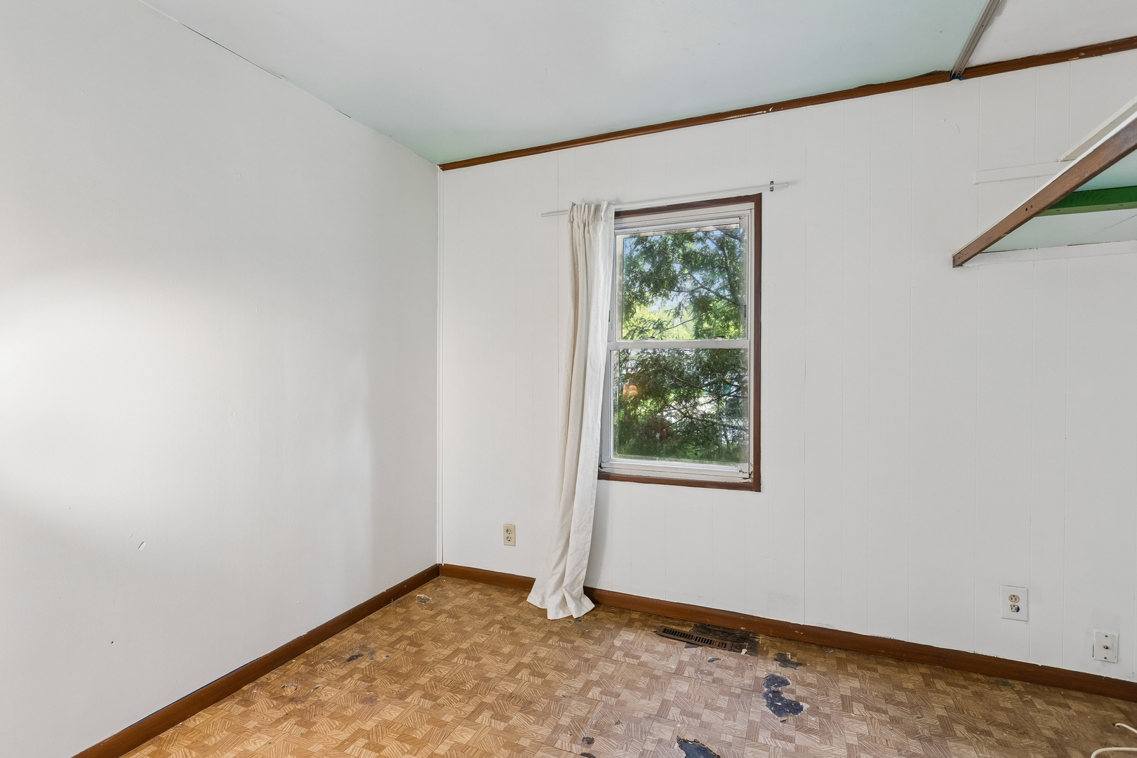 307 Edinburgh Drive Property Photo 10