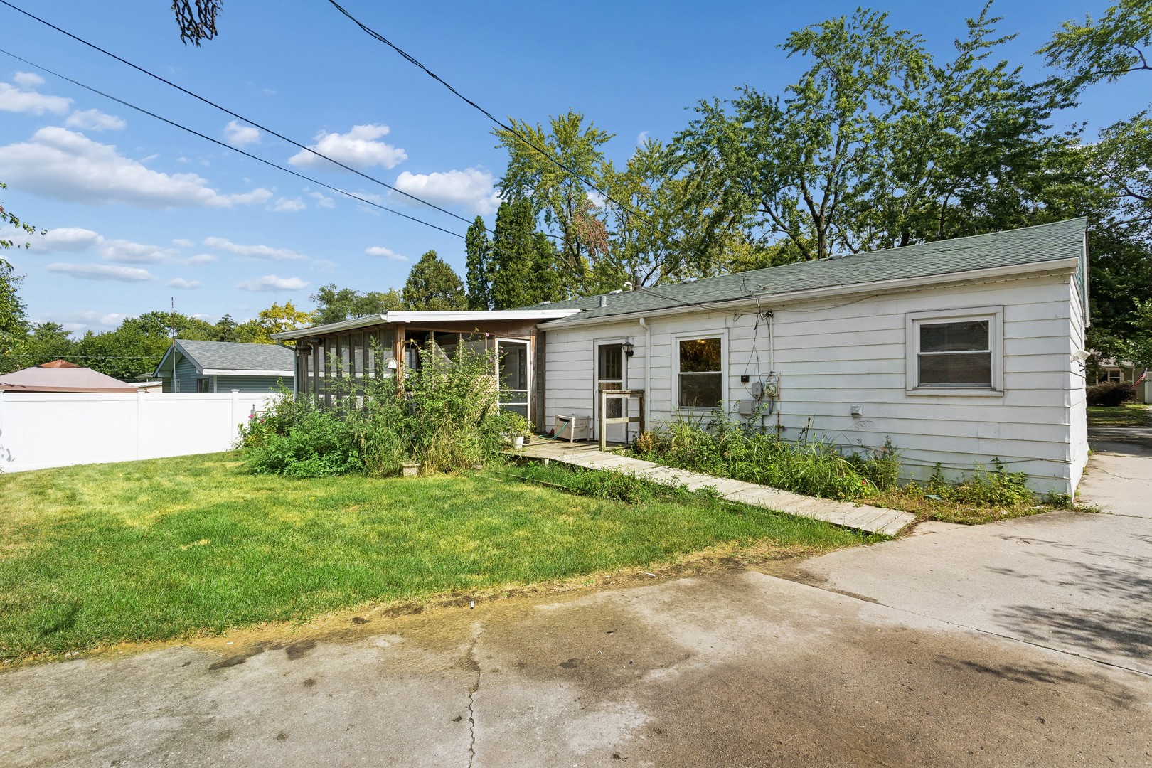 307 Edinburgh Drive Property Photo 18