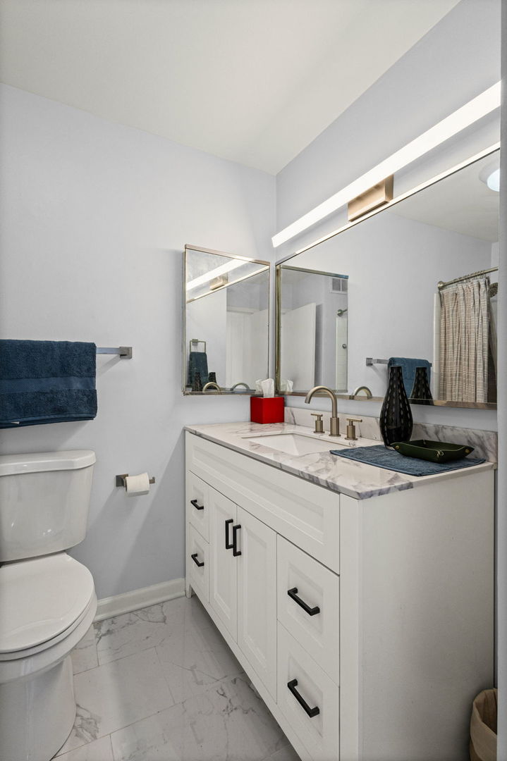 5455 N Sheridan Road 408 Property Photo 11