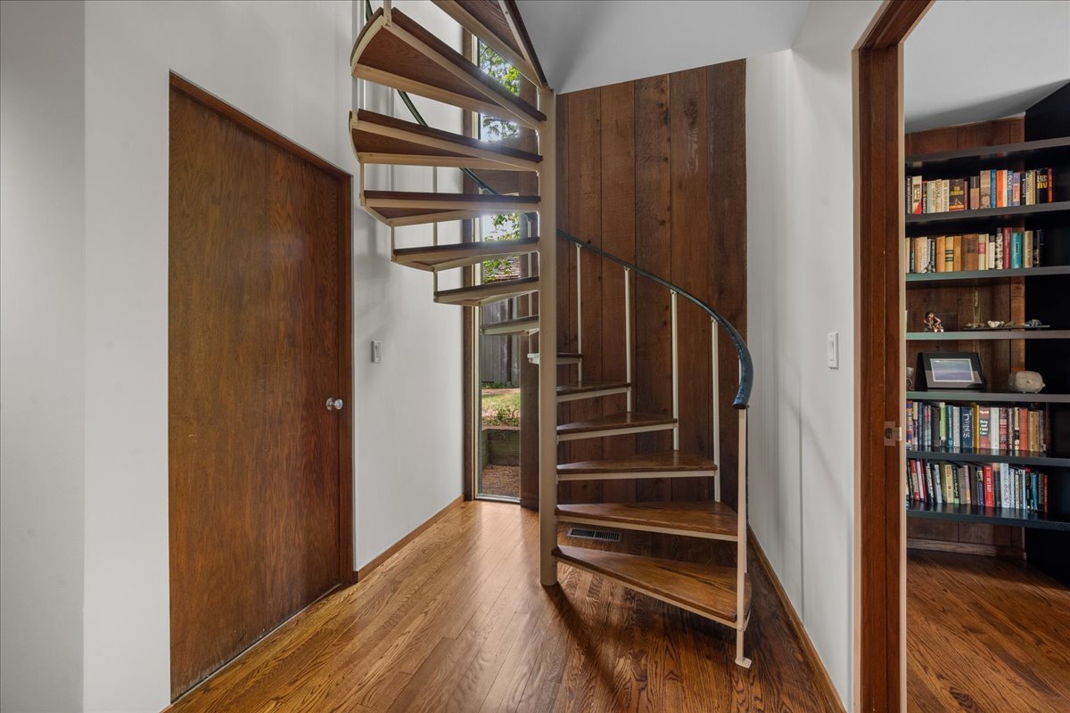 550 S Green Bay Road Property Photo 34