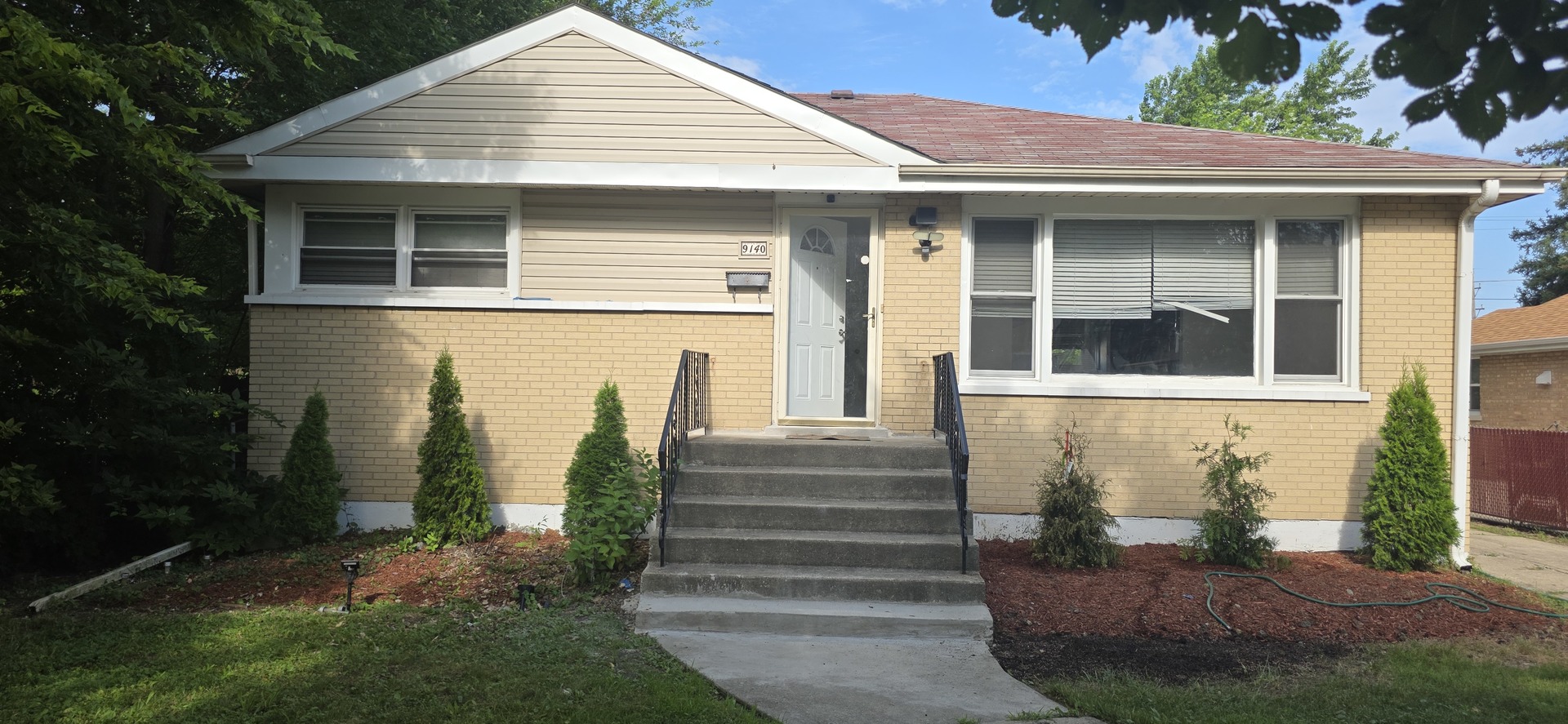 9140 S Central Avenue Property Photo 1