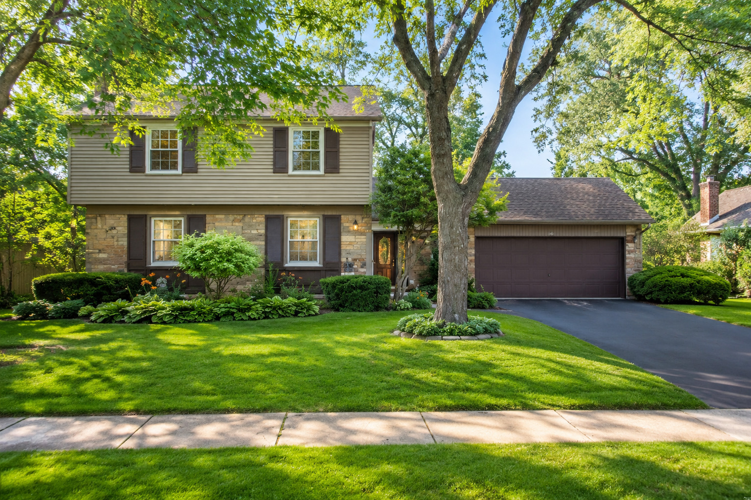 933 Country Lane Property Photo 1