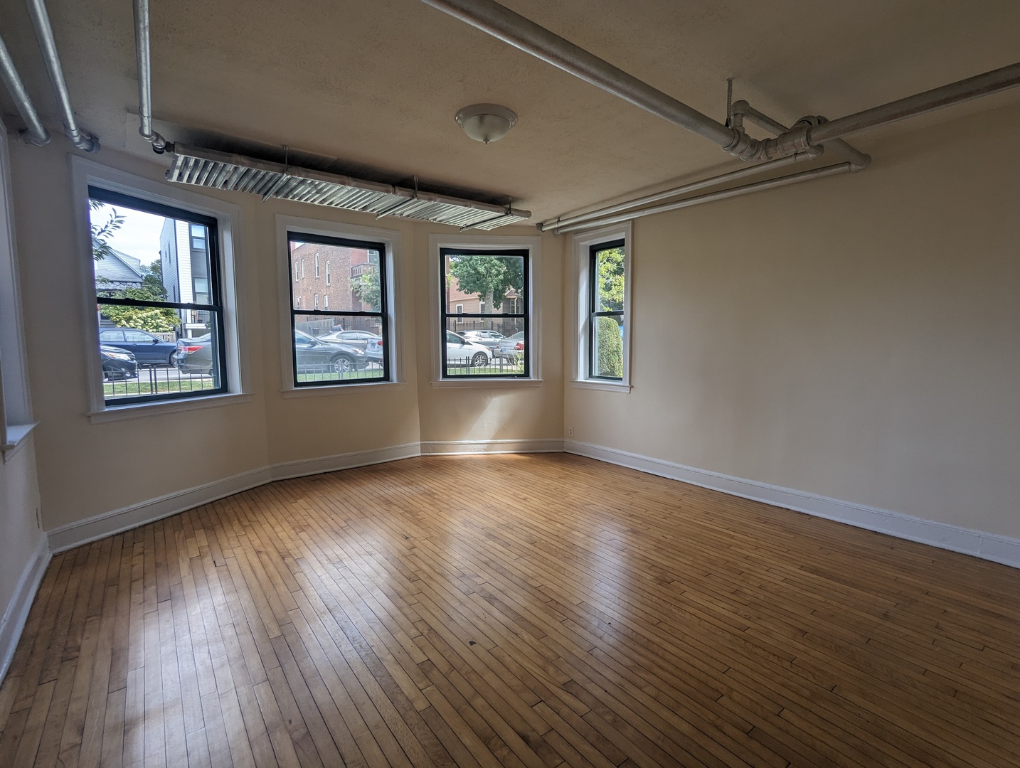 2338 N Spaulding Avenue G Property Photo 4
