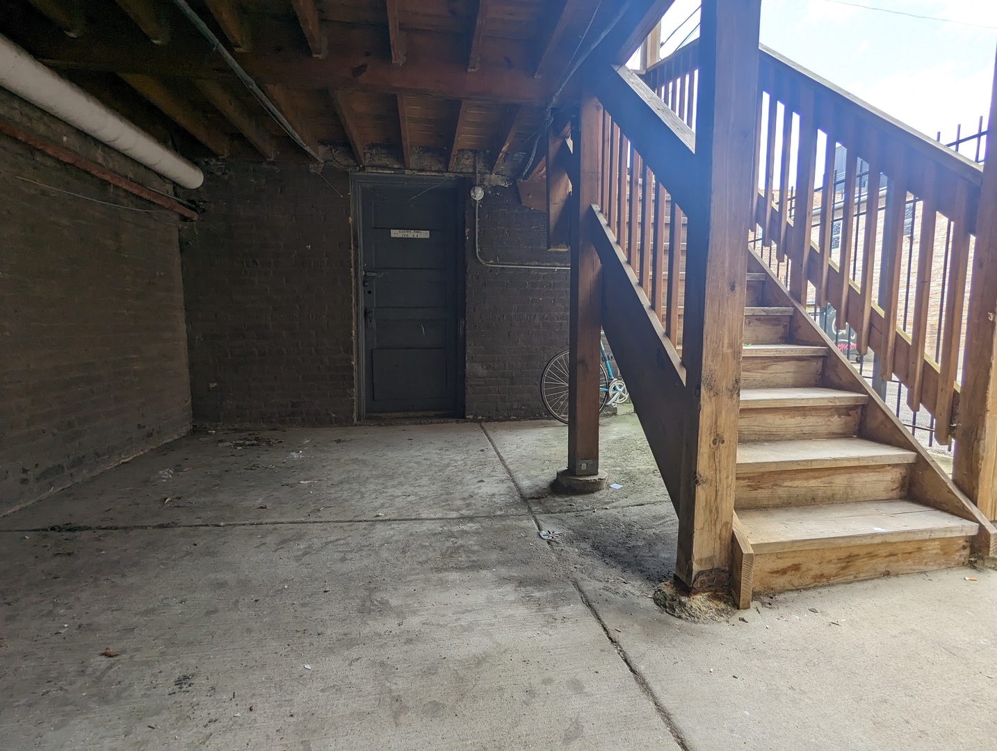2338 N Spaulding Avenue G Property Photo 16