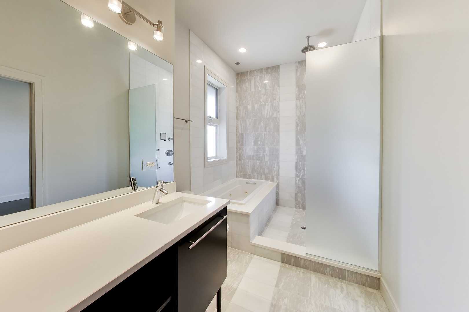 1605 N Oakley Avenue 3s Property Photo 13
