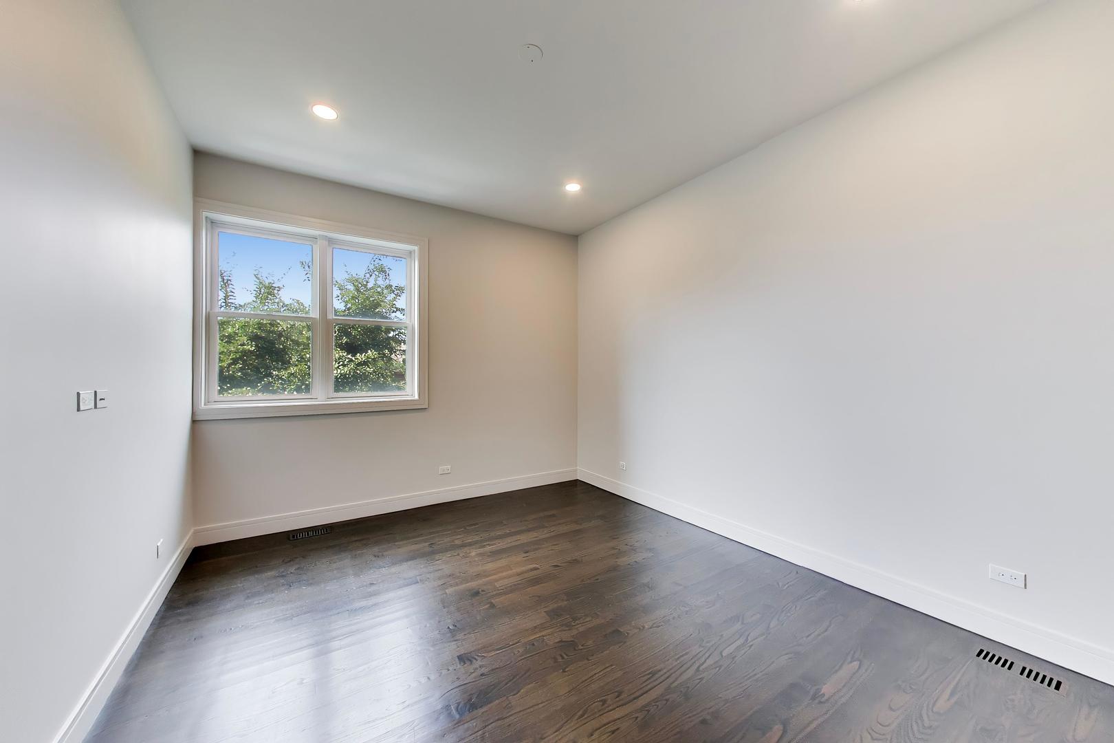 1605 N Oakley Avenue 3s Property Photo 16