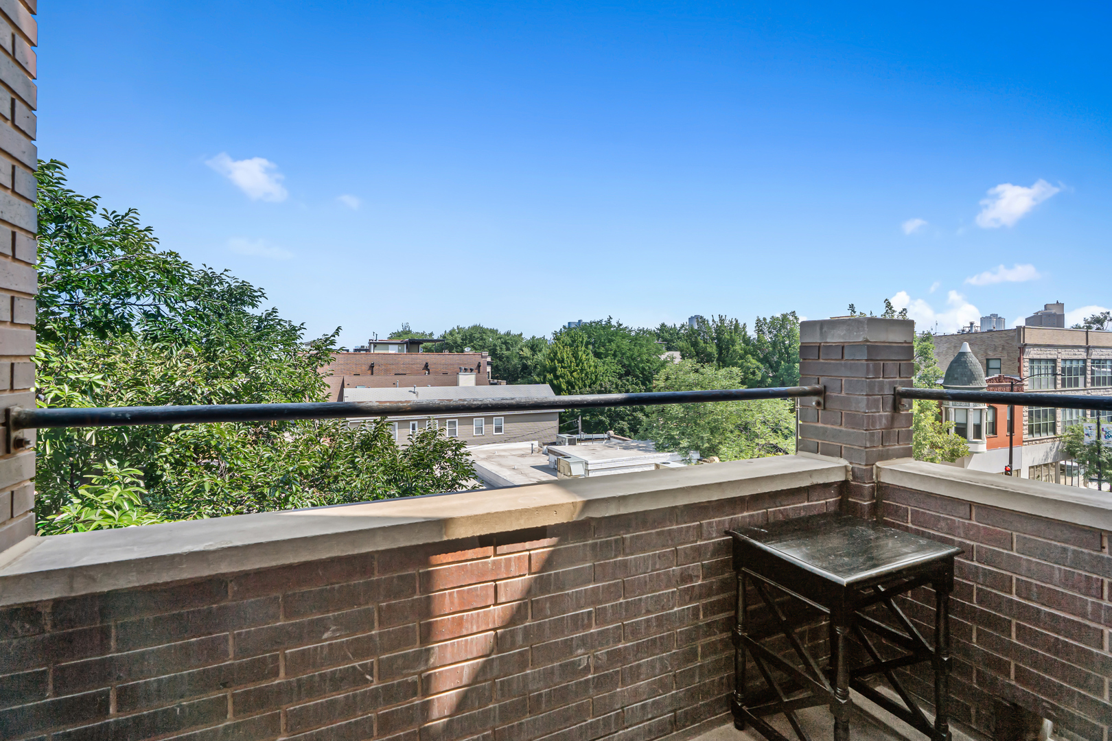1109 W Belmont Avenue 4 Property Photo 7