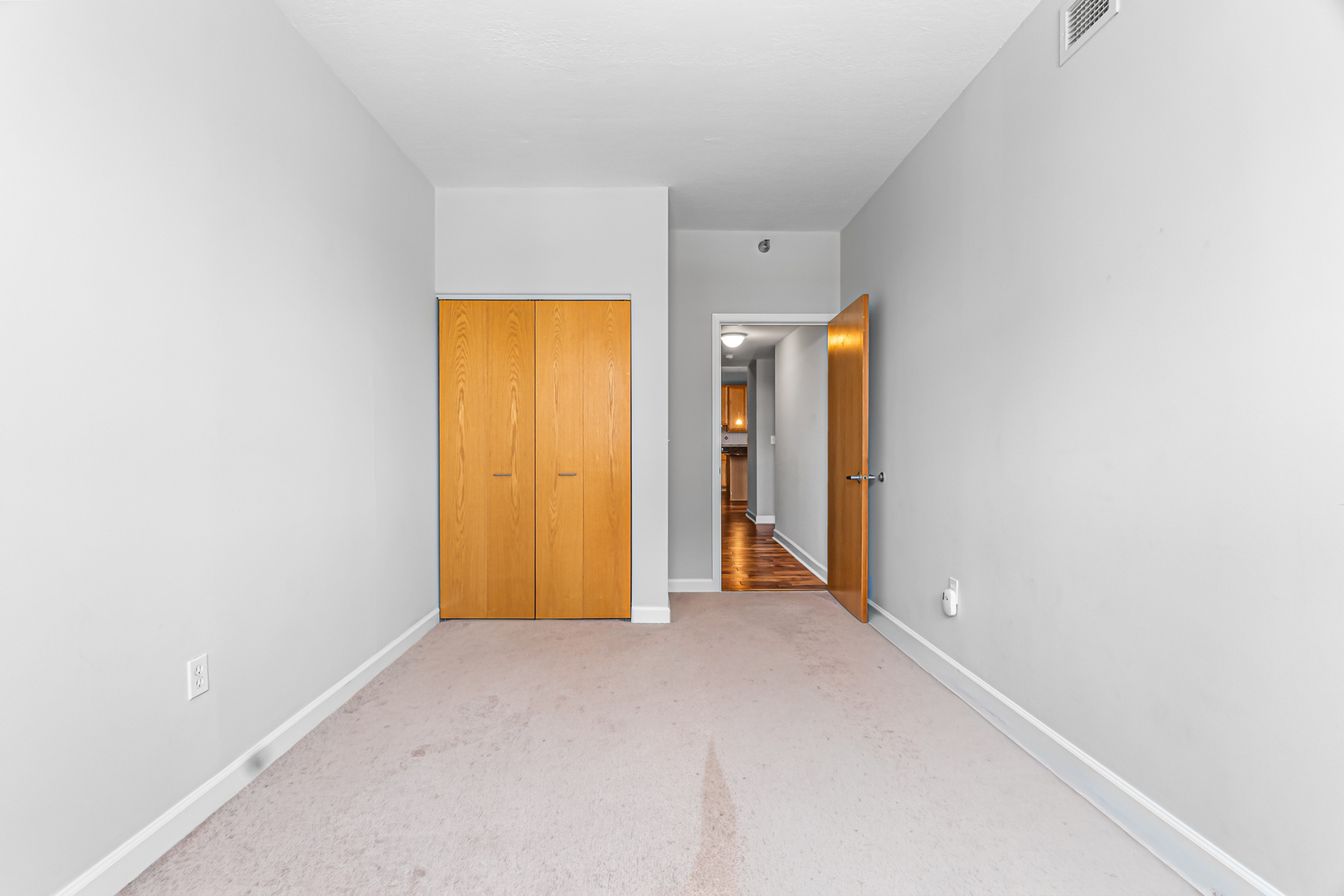 5 E 14th Place 1304 Property Photo 21