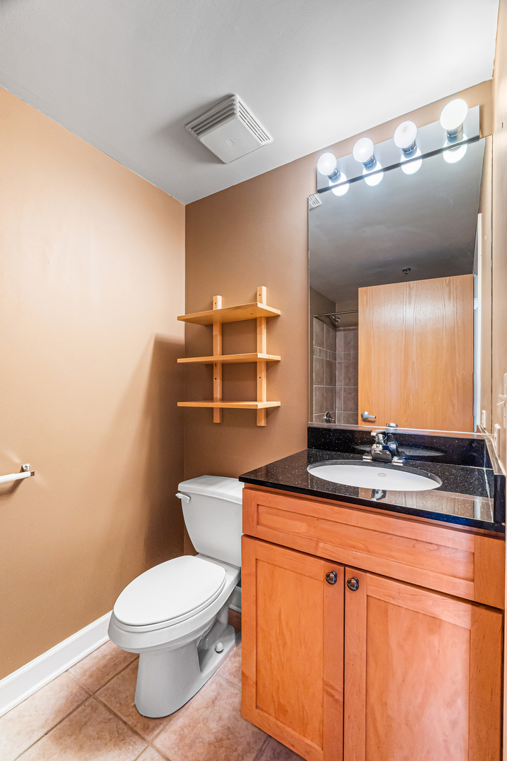 5 E 14th Place 1304 Property Photo 22