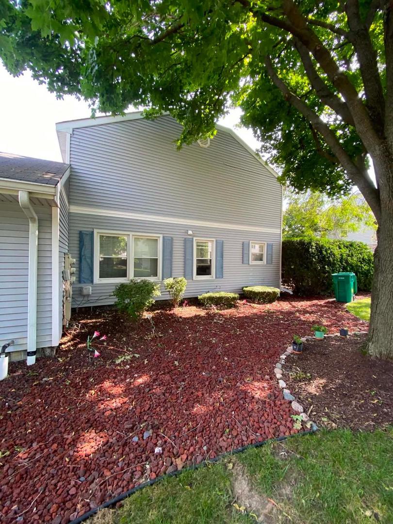 5329 W Woodland Drive C Property Photo 2