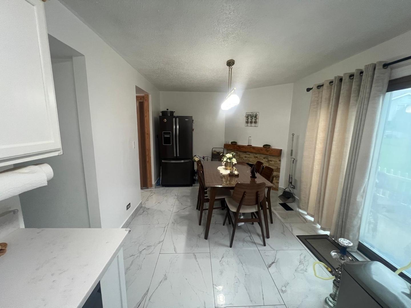 5329 W Woodland Drive C Property Photo 6