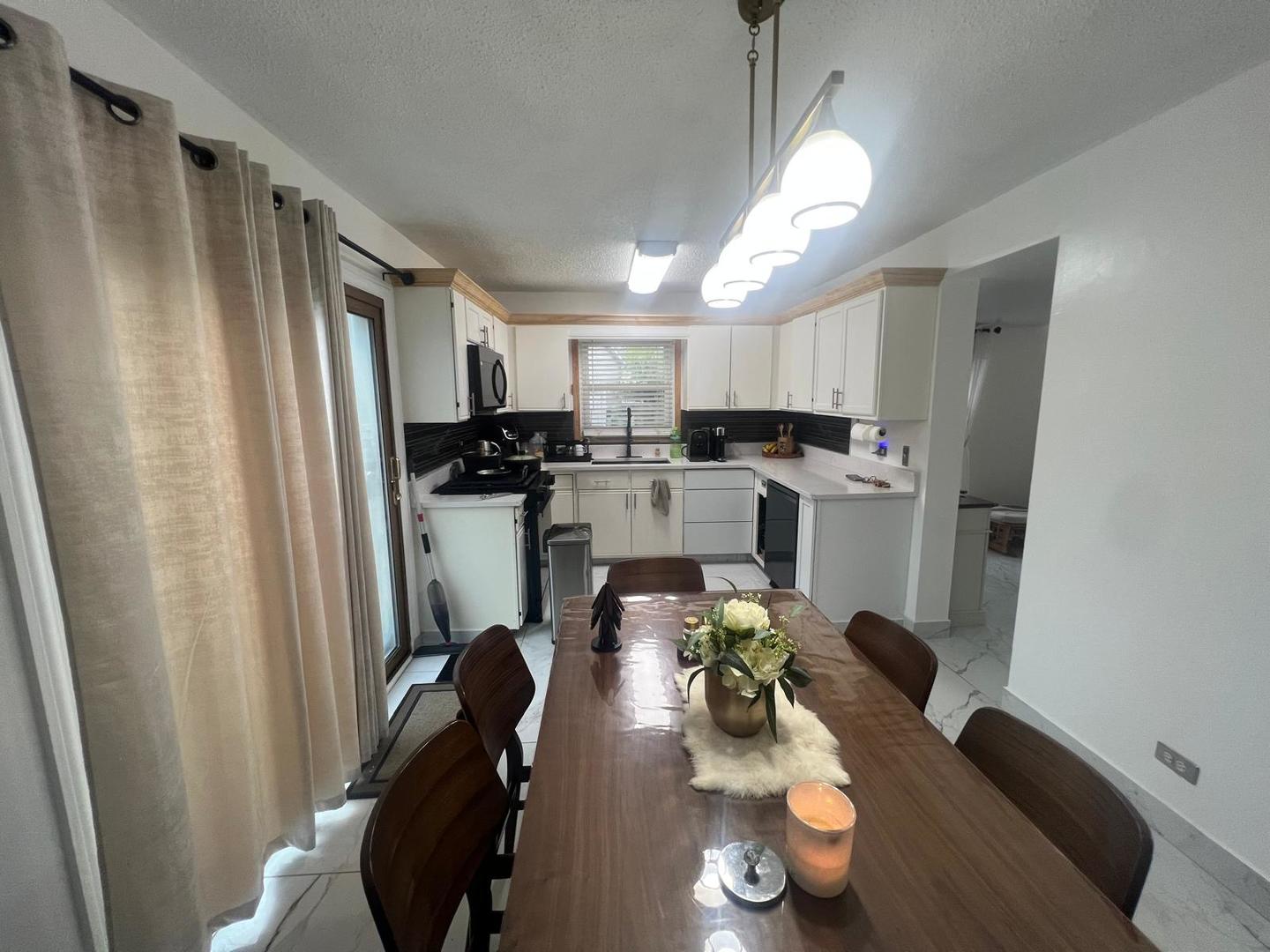 5329 W Woodland Drive C Property Photo 7
