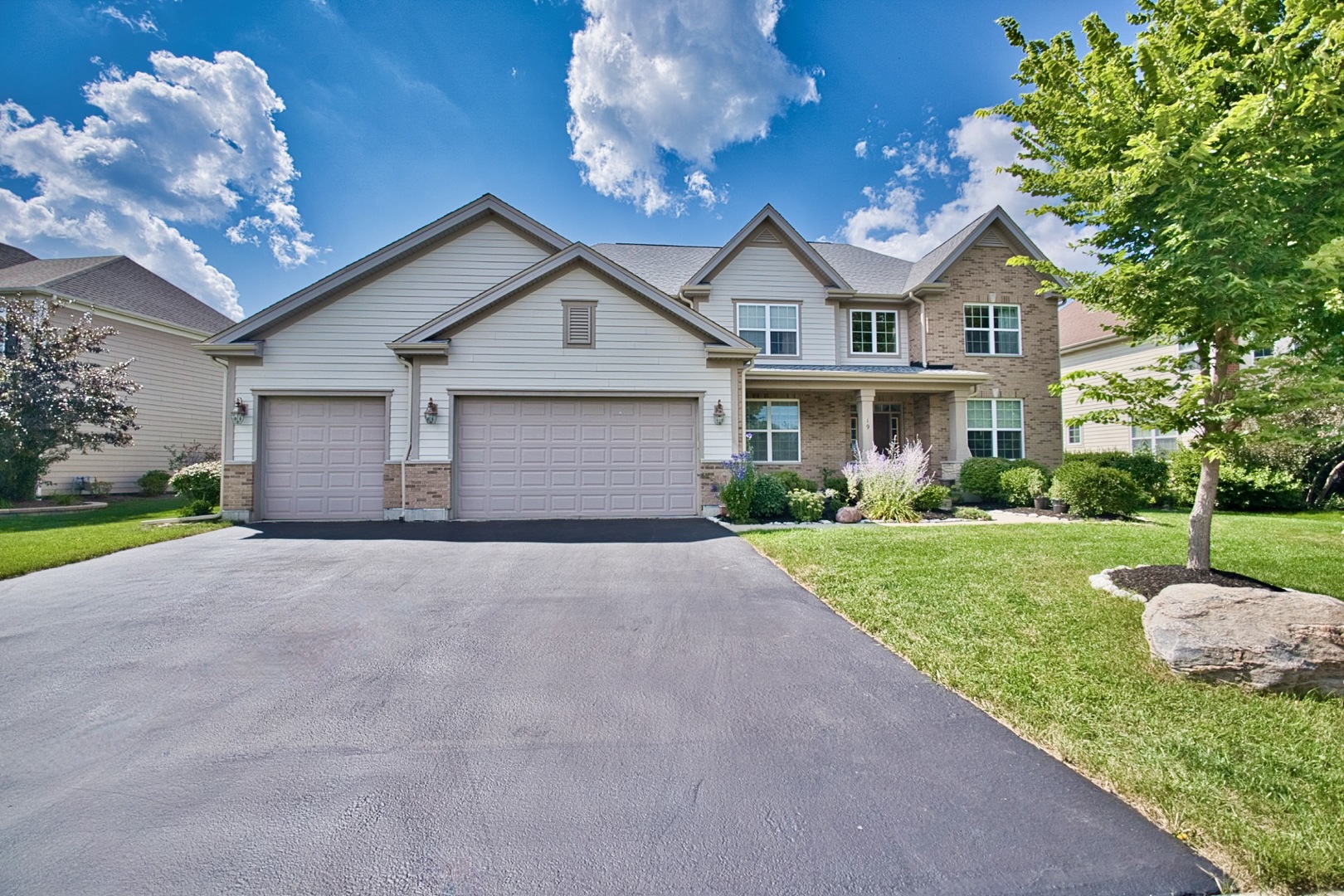 19 N Empress Drive Property Photo 3