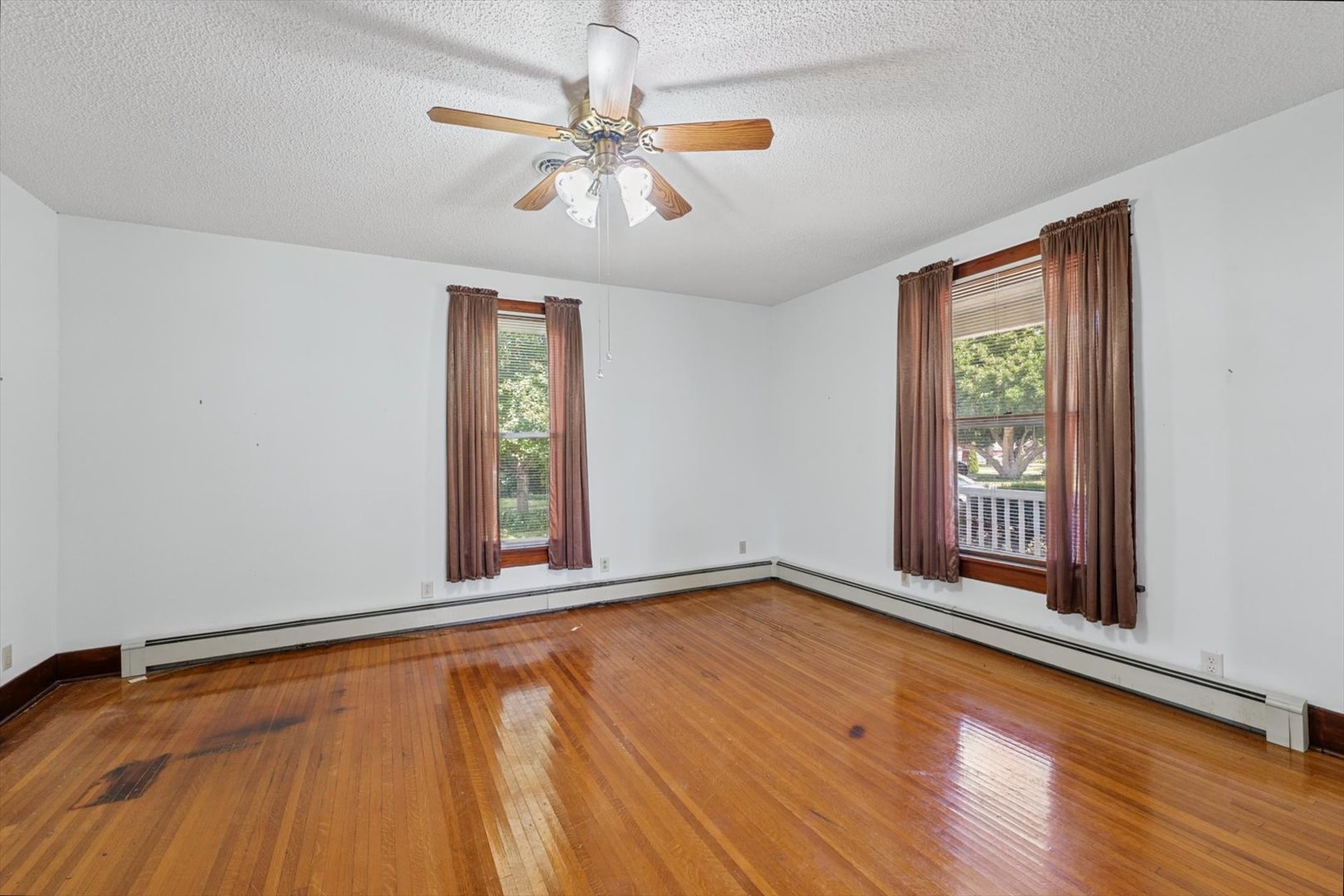 102 N Walnut Street Property Photo 9
