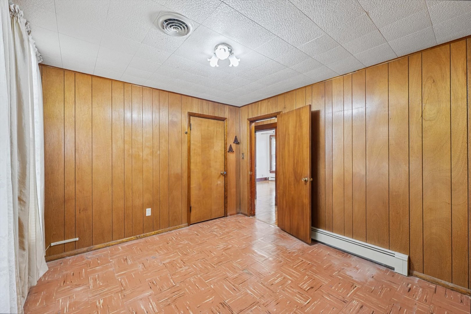 102 N Walnut Street Property Photo 24