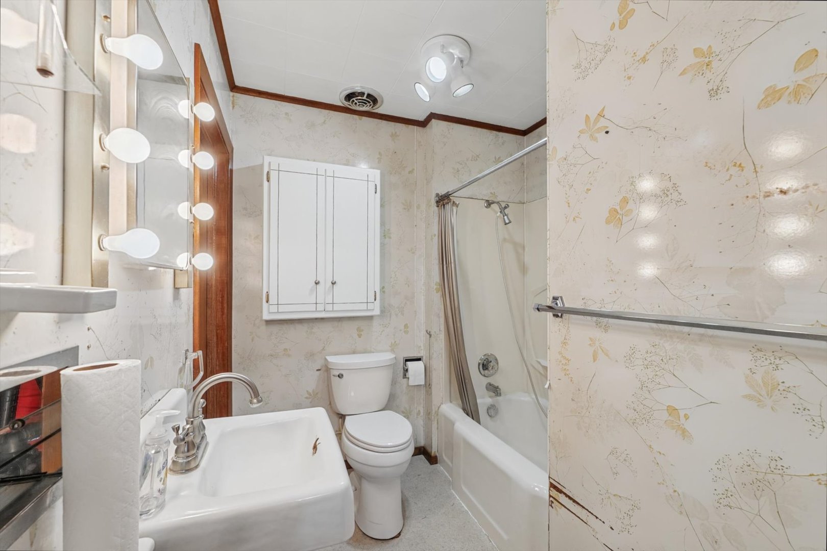 102 N Walnut Street Property Photo 26