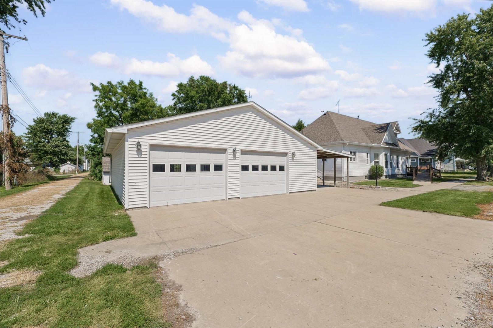 102 N Walnut Street Property Photo 33