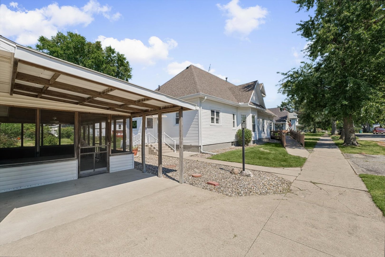 102 N Walnut Street Property Photo 35