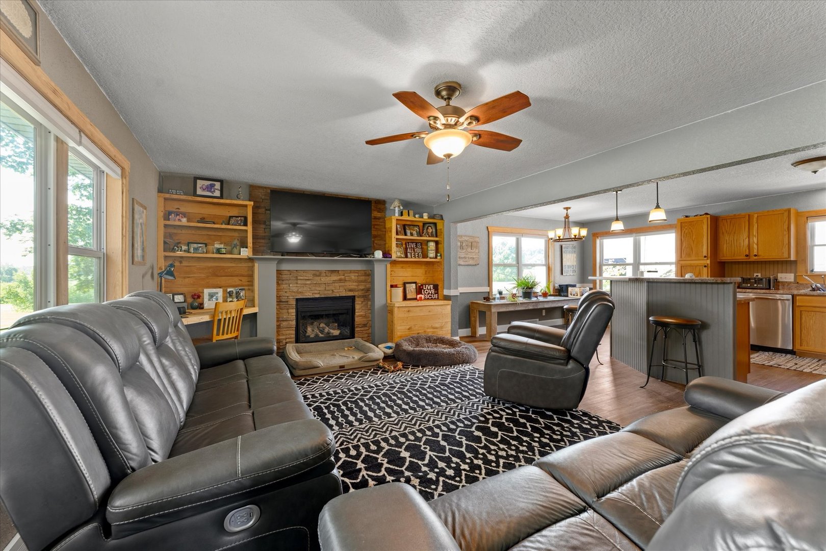 2577 County Road 600 Property Photo 6