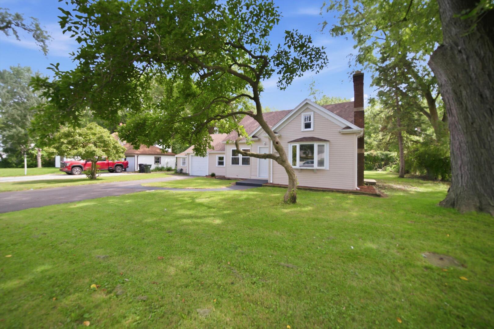 15811 S Whipple Avenue Property Photo 4
