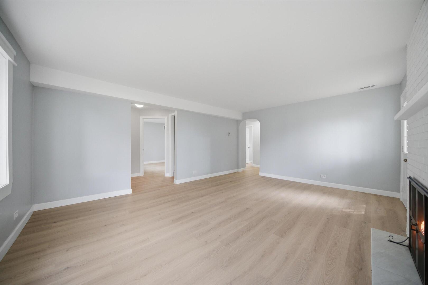 15811 S Whipple Avenue Property Photo 7