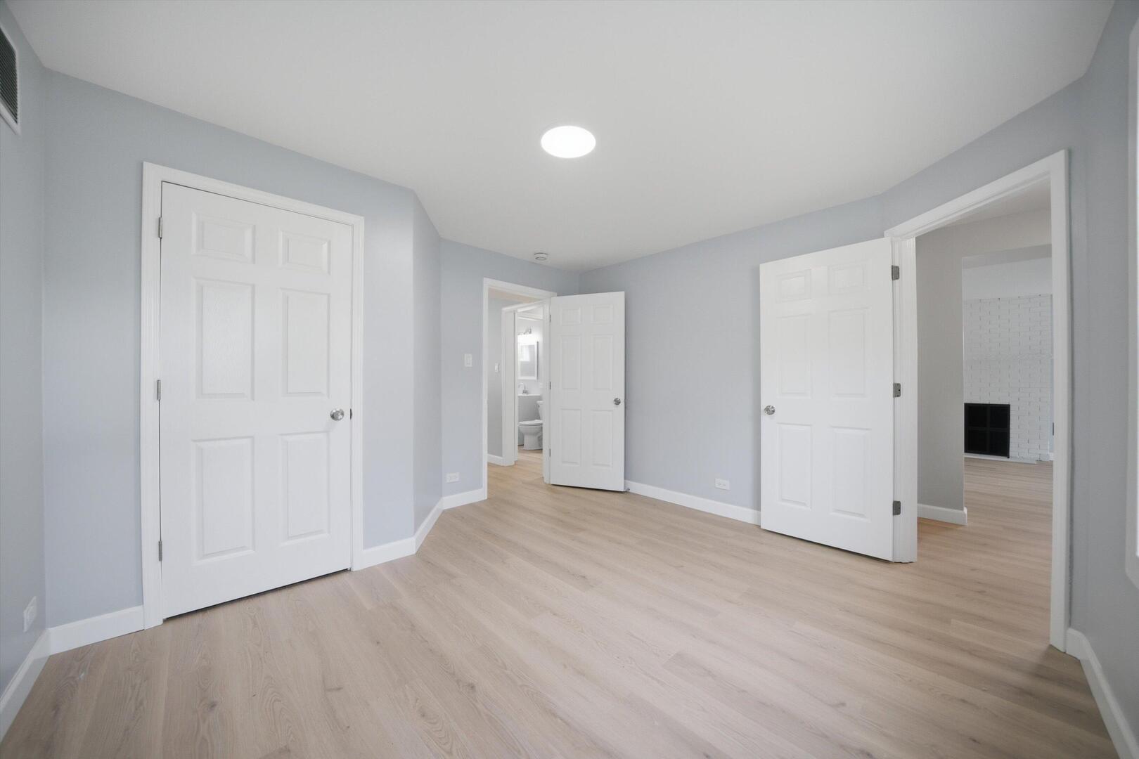 15811 S Whipple Avenue Property Photo 16