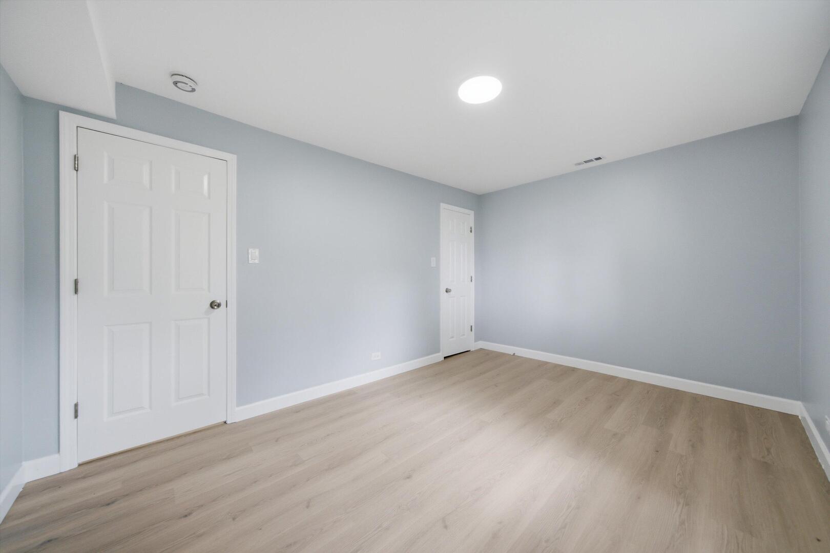 15811 S Whipple Avenue Property Photo 18