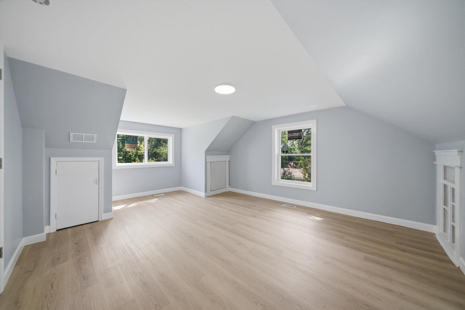15811 S Whipple Avenue Property Photo 19