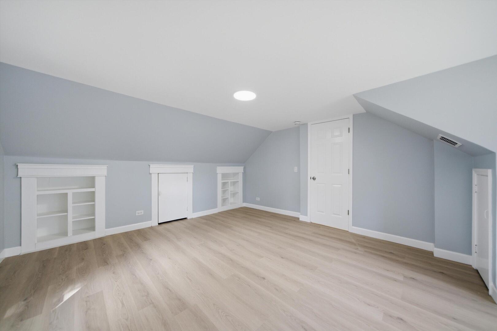 15811 S Whipple Avenue Property Photo 21