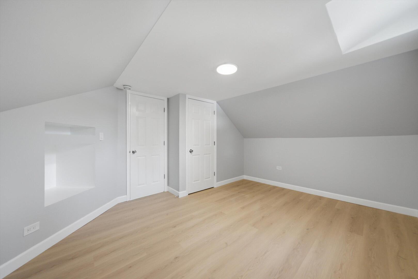 15811 S Whipple Avenue Property Photo 25