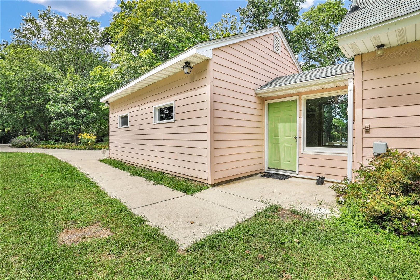 3514 N High Cross Road Property Photo 9