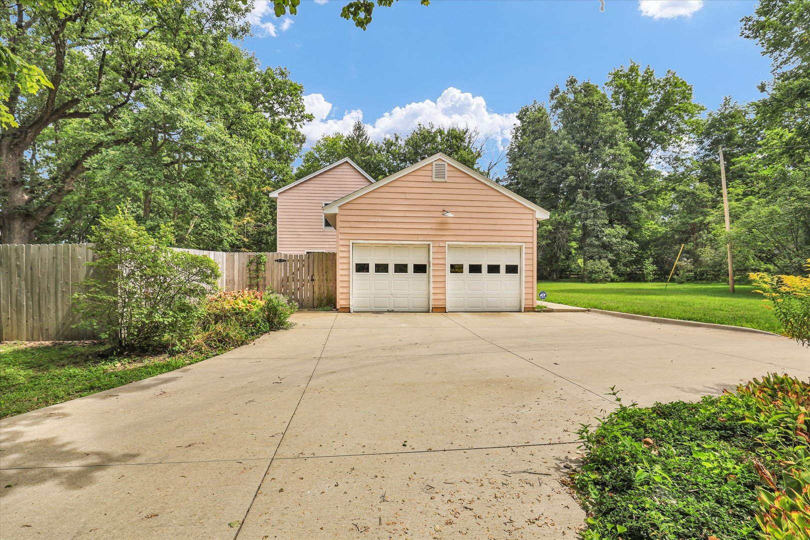 3514 N High Cross Road Property Photo 15