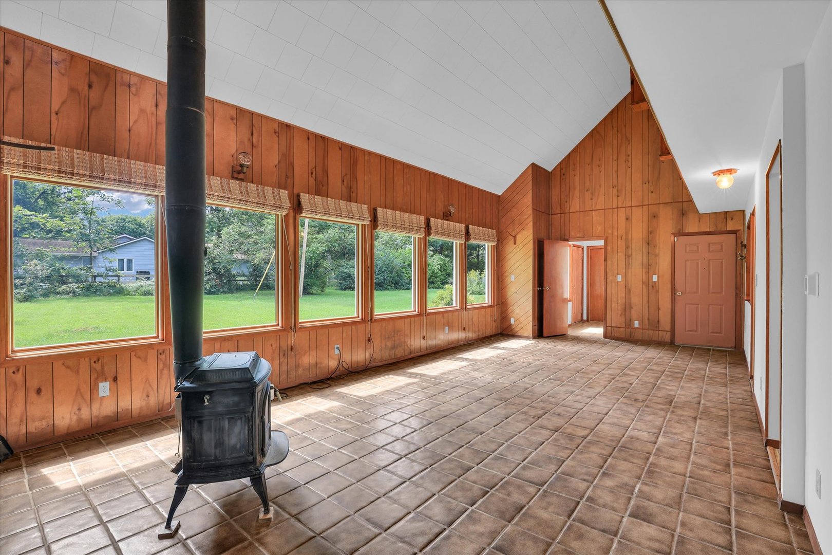 3514 N High Cross Road Property Photo 18