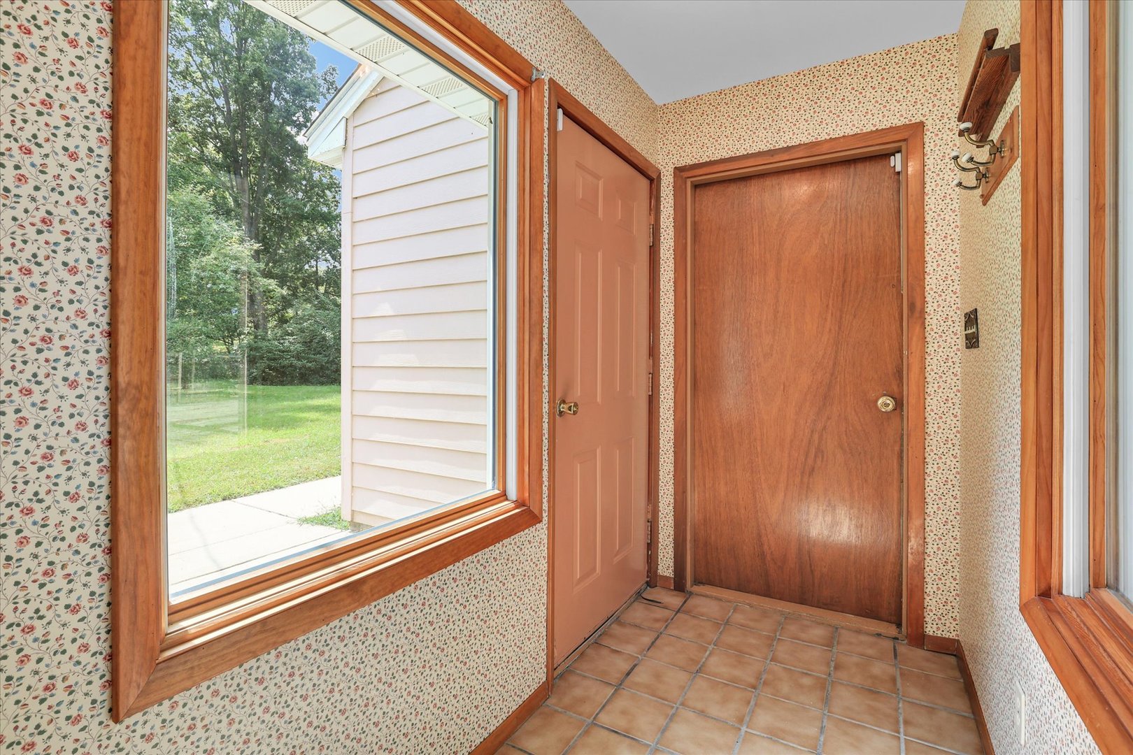 3514 N High Cross Road Property Photo 26