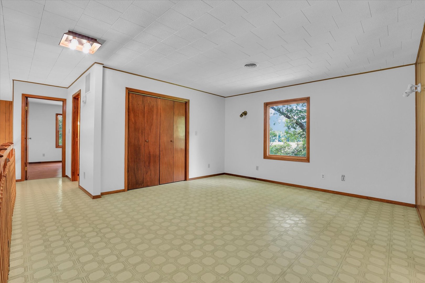 3514 N High Cross Road Property Photo 27