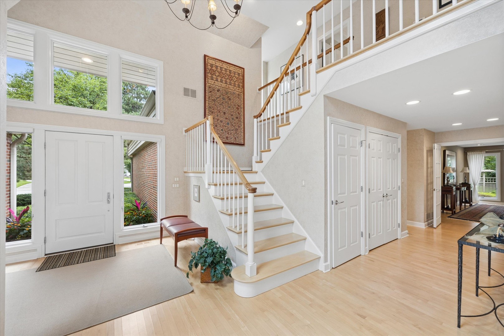 1208 Fox Trail Court Property Photo 3