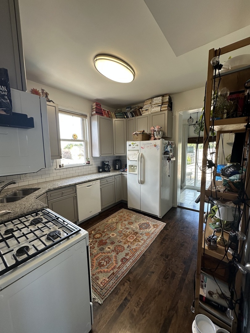 5110 W Byron Street 2 Property Photo 12