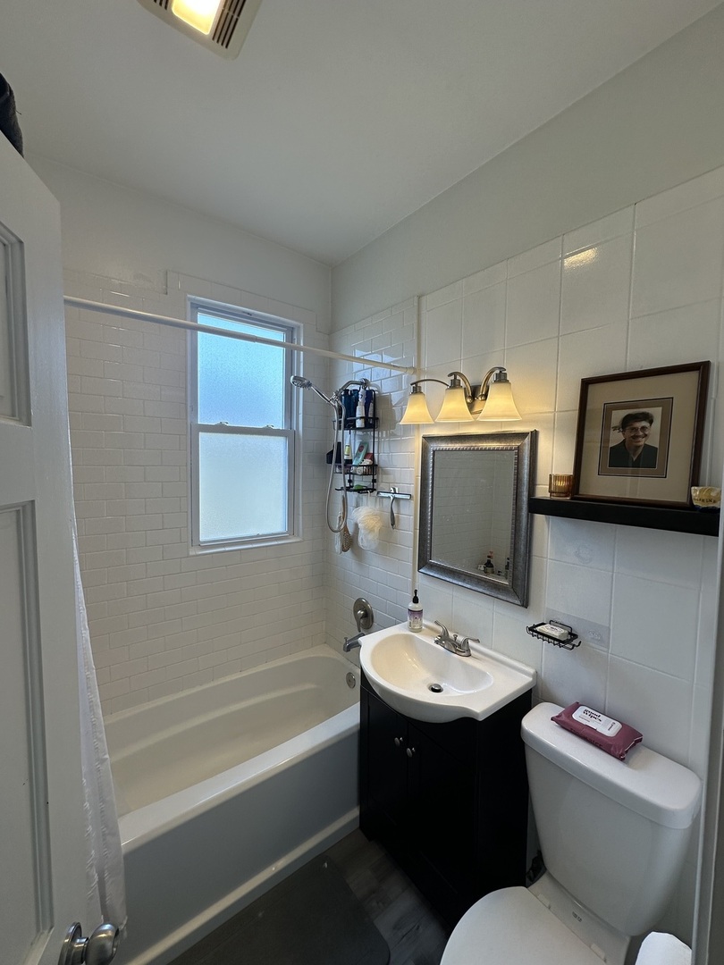 5110 W Byron Street 2 Property Photo 16