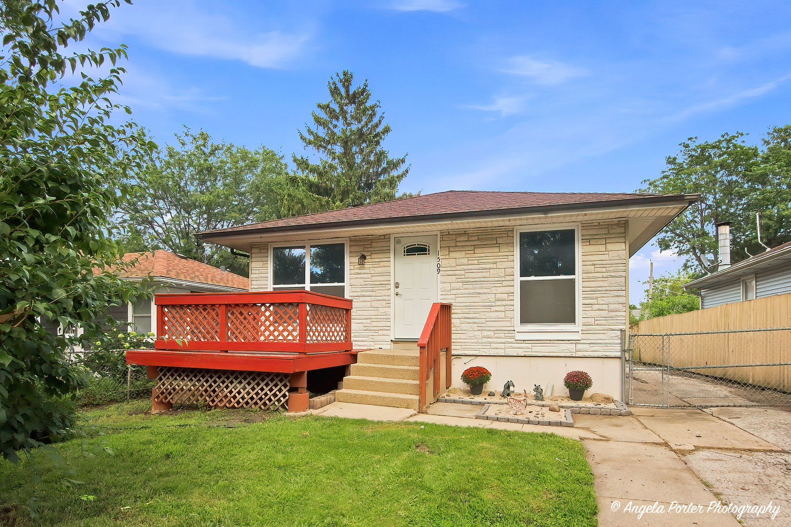 1509 Elm Avenue Property Photo 1