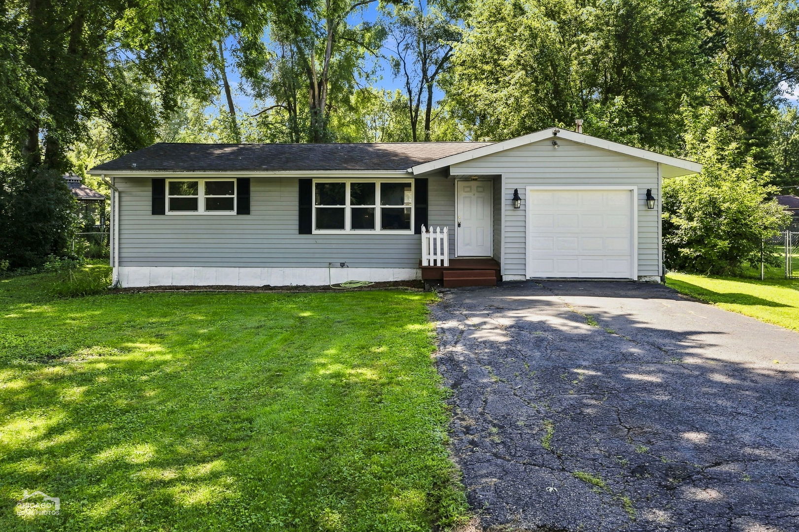 4515 Willow Lane Property Photo 1