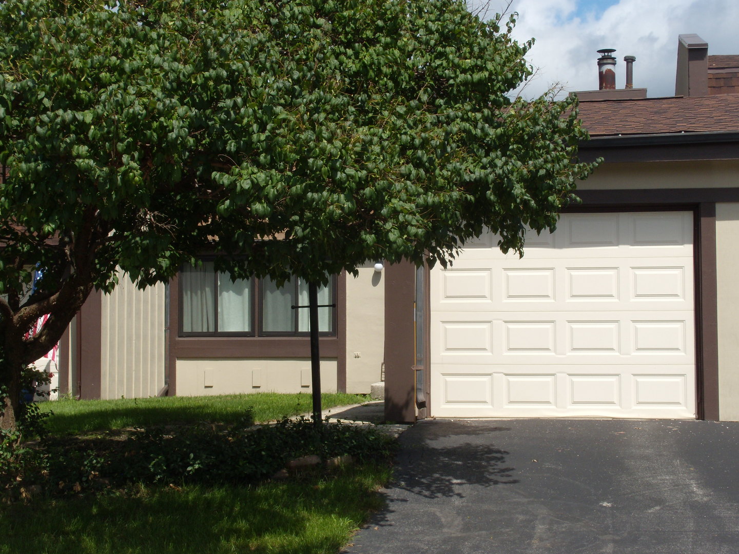 61 Westwood Square Property Photo 2