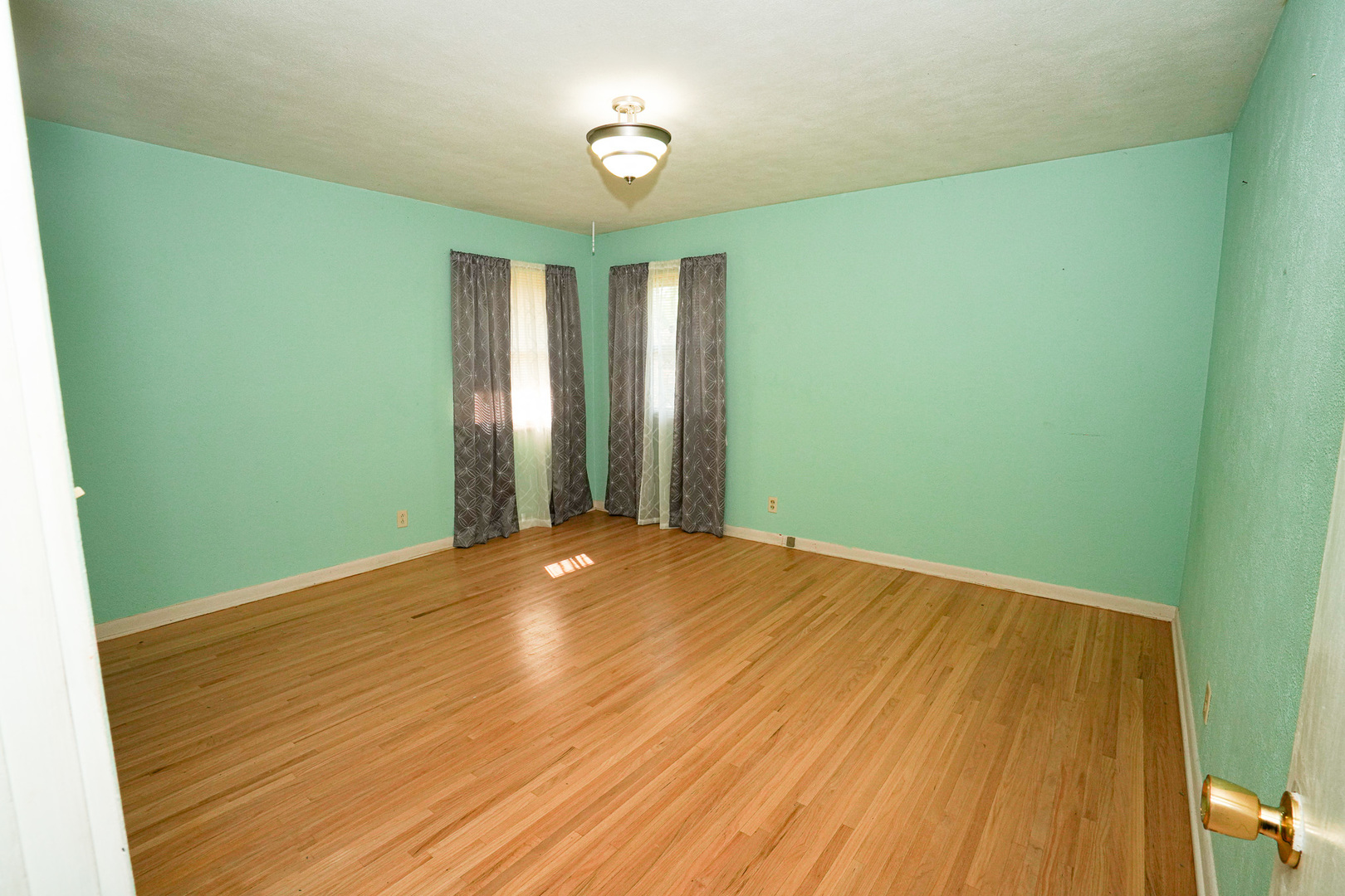 2011 Douglas Street Property Photo 13
